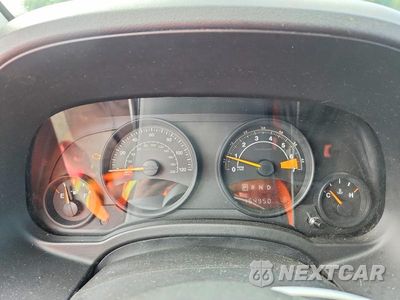 Zdjęcie 9 z 14 samochodu: 2017 JEEP COMPASS SPORT VIN:1C4NJCBA1HD146387 - miniatura
