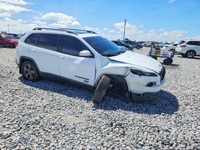Czwarte zdjęcie samochodu z boku: 2016 JEEP CHEROKEE LATITUDE VIN:1C4PJLCS8GW258882 - miniatura