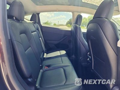 Zdjęcie 10 z 13 samochodu: 2025 TESLA MODEL Y VIN:7SAYGDED5SA356241 - miniatura