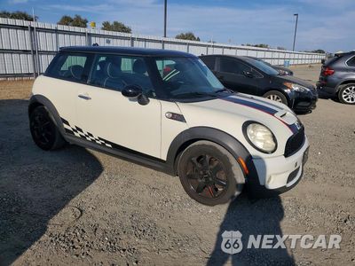 Czwarte zdjęcie samochodu z boku: 2009 MINI COOPER S VIN:WMWMF73509TW82631 - miniatura