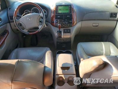 Zdjęcie 8 z 13 samochodu: 2005 TOYOTA SIENNA XLE LIMITED 7 PASSENGER VIN:5TDBA22CX5S045167 - miniatura