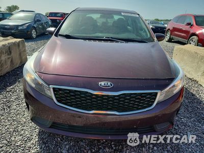 Piąte zdjęcie samochodu w środku: 2018 KIA FORTE LX VIN:3KPFL4A77JE172488 - miniatura