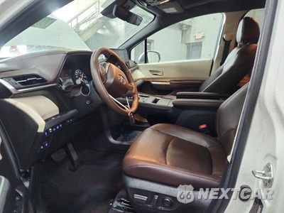 Zdjęcie 7 z 13 samochodu: 2024 TOYOTA SIENNA PLATINUM 7-PASSENGER VIN:5TDESKFC9RS136814 - miniatura