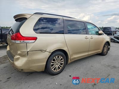 Trzecie zdjęcie samochodu z tyłu: 2014 TOYOTA SIENNA XLE 8-PASSENGER VIN:5TDYK3DC1ES460842 - miniatura