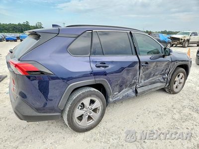 Trzecie zdjęcie samochodu z tyłu: 2025 TOYOTA RAV4 HYBRID XLE VIN:JTMRWRFV2SJ075051 - miniatura