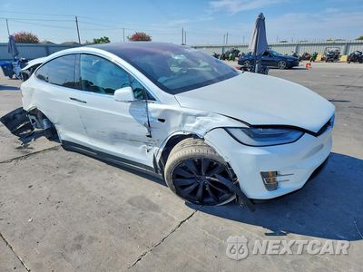 Czwarte zdjęcie samochodu z boku: 2020 TESLA MODEL X VIN:5YJXCBE23LF296228 - miniatura