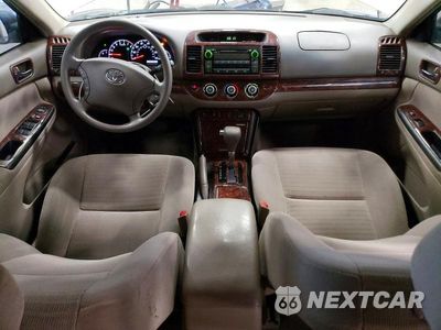 Zdjęcie 8 z 12 samochodu: 2005 TOYOTA CAMRY STANDARD VIN:4T1BE32K55U390048 - miniatura
