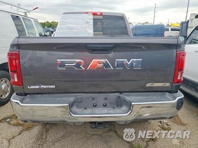 Zdjęcie 6 z 12 samochodu: 2025 RAM 3500 LARAMIE VIN:3C63R3EL6SG557551 - miniatura