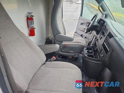 Zdjęcie 11 z 13 samochodu: 2017 CHEVROLET EXPRESS DELIVERY TRUCK VIN:1GB0GRFG6H1124949 - miniatura