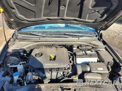 Zdjęcie 11 z 12 samochodu: 2017 HYUNDAI ELANTRA SE VIN:5NPD84LF1HH071577 - miniatura
