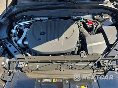 Zdjęcie 12 z 15 samochodu: 2026 VOLVO XC60 PLUS VIN:YV4M12RC0T1498803 - miniatura