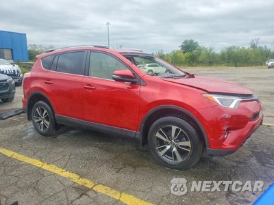 Czwarte zdjęcie samochodu z boku: 2017 TOYOTA RAV4 XLE VIN:JTMRFREV5HJ121174 - miniatura