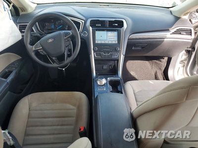 Zdjęcie 8 z 13 samochodu: 2019 FORD FUSION S VIN:3FA6P0G73KR194136 - miniatura