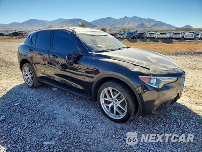 Czwarte zdjęcie samochodu z boku: 2018 ALFA ROMEO STELVIO TI SPORT VIN:ZASFAKNN7J7B82450 - miniatura
