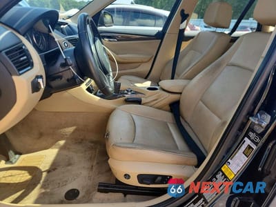 Zdjęcie 7 z 12 samochodu: 2015 BMW X1 XDRIVE28I VIN:WBAVL1C57FVY30123 - miniatura