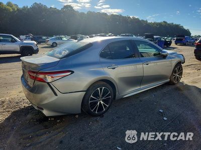 Trzecie zdjęcie samochodu z tyłu: 2020 TOYOTA CAMRY SE VIN:4T1G11AKXLU971386 - miniatura