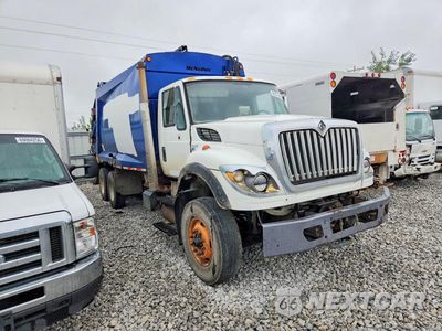 Czwarte zdjęcie samochodu z boku: 2011 INTERNATIONAL 7400 REFUSE TRUCK VIN:1HTWGAAT2BJ424753 - miniatura