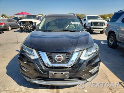 Piąte zdjęcie samochodu w środku: 2017 NISSAN ROGUE SL VIN:5N1AT2MT3HC773367 - miniatura