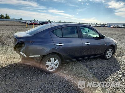 Trzecie zdjęcie samochodu z tyłu: 2015 NISSAN VERSA 1.6 SV VIN:3N1CN7AP9FL836567 - miniatura