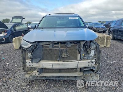 Piąte zdjęcie samochodu w środku: 2021 TOYOTA HIGHLANDER XLE VIN:5TDGZRBH0MS117009 - miniatura
