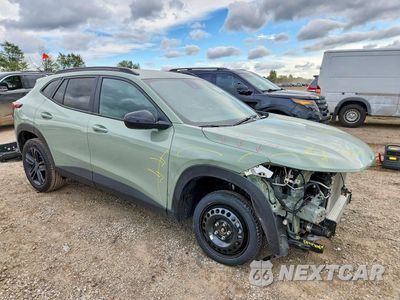 Czwarte zdjęcie samochodu z boku: 2025 CHEVROLET TRAX ACTIV VIN:KL77LKEP6SC287348 - miniatura