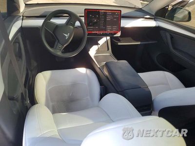 Zdjęcie 8 z 12 samochodu: 2024 TESLA MODEL Y VIN:7SAYGDED7RF043950 - miniatura
