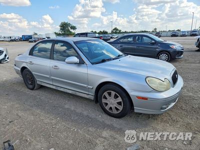 Czwarte zdjęcie samochodu z boku: 2003 HYUNDAI SONATA BASE VIN:KMHWF25H43A866345 - miniatura