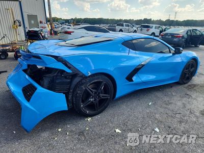 Trzecie zdjęcie samochodu z tyłu: 2021 CHEVROLET CORVETTE STINGRAY 3LT VIN:1G1YC2D41M5121060 - miniatura