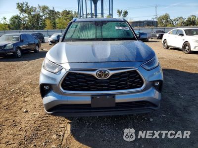 Piąte zdjęcie samochodu w środku: 2021 TOYOTA HIGHLANDER XLE VIN:5TDHZRBH9MS140969 - miniatura