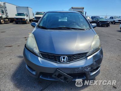 Piąte zdjęcie samochodu w środku: 2013 HONDA FIT SPORT VIN:JHMGE8H59DC038263 - miniatura