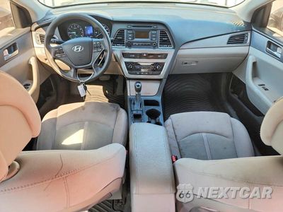 Zdjęcie 8 z 12 samochodu: 2017 HYUNDAI SONATA SE VIN:5NPE24AFXHH577000 - miniatura