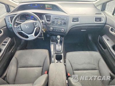 Zdjęcie 8 z 12 samochodu: 2015 HONDA CIVC LX VIN:19XFB2F55FE059144 - miniatura