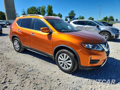 Czwarte zdjęcie samochodu z boku: 2020 NISSAN ROGUE SV VIN:JN8AT2MV9LW102738 - miniatura