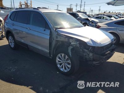 Czwarte zdjęcie samochodu z boku: 2019 VOLKSWAGEN TIGUAN S VIN:3VV1B7AX5KM097295 - miniatura