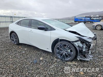 Czwarte zdjęcie samochodu z boku: 2024 TOYOTA PRIUS XLE VIN:JTDADABU1R3020316 - miniatura