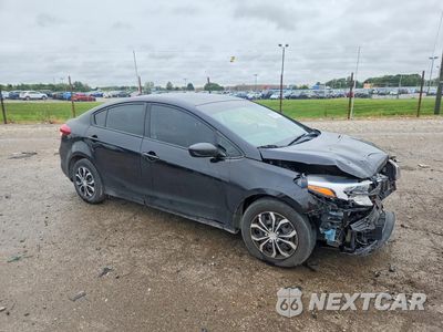 Czwarte zdjęcie samochodu z boku: 2017 KIA FORTE LX VIN:3KPFK4A72HE077818 - miniatura