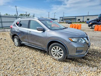 Czwarte zdjęcie samochodu z boku: 2017 NISSAN ROGUE SV VIN:5N1AT2MV2HC811639 - miniatura