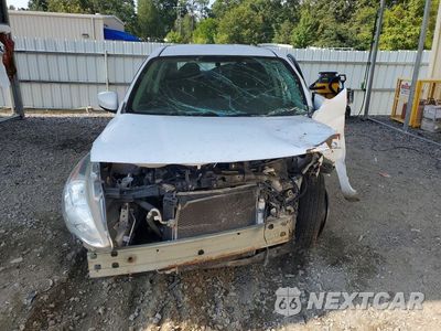 Piąte zdjęcie samochodu w środku: 2017 NISSAN VERSA 1.6 SV VIN:3N1CN7AP3HL874640 - miniatura