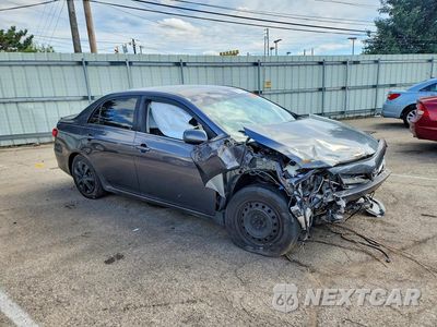 Czwarte zdjęcie samochodu z boku: 2013 TOYOTA COROLLA LE VIN:JTDBU4EE7DJ123030 - miniatura