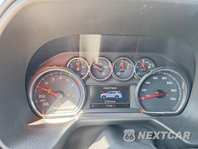 Zdjęcie 9 z 13 samochodu: 2023 CHEVROLET SUBURBAN C1500 VIN:1GNSCAED2PR222604 - miniatura