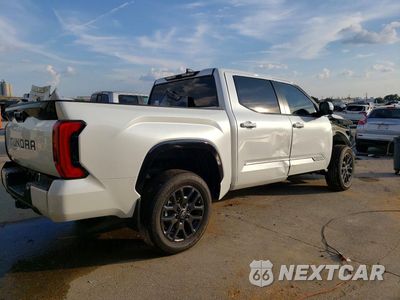 Trzecie zdjęcie samochodu z tyłu: 2026 TOYOTA TUNDRA PLATINUM VIN:5TFNA5DB4TX404829 - miniatura
