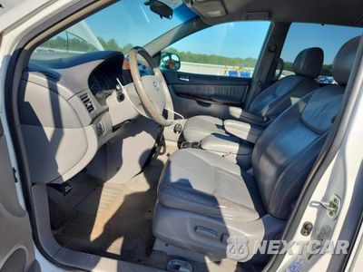 Zdjęcie 7 z 14 samochodu: 2004 TOYOTA SIENNA XLE 7 PASSENGER VIN:5TDBA22CX4S011406 - miniatura