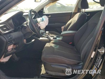 Zdjęcie 7 z 12 samochodu: 2019 KIA OPTIMA LX VIN:5XXGT4L38KG325869 - miniatura