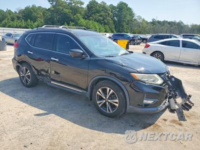 Czwarte zdjęcie samochodu z boku: 2017 NISSAN ROGUE S VIN:5N1AT2MT7HC757933 - miniatura