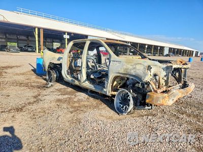 Czwarte zdjęcie samochodu z boku: 2020 GMC SIERRA K1500 DENALI VIN:1GTU9FEL5LZ374732 - miniatura