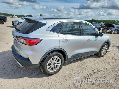 Trzecie zdjęcie samochodu z tyłu: 2020 FORD ESCAPE SE VIN:1FMCU0G62LUB89397 - miniatura