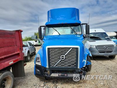 Piąte zdjęcie samochodu w środku: 2022 VOLVO VNL SEMI TRUCK VIN:4V4NC9EH8NN303333 - miniatura