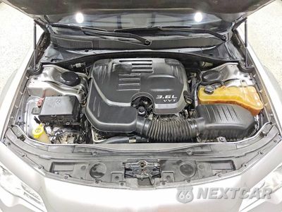 Zdjęcie 11 z 12 samochodu: 2016 CHRYSLER 300C VIN:2C3CCAEGXGH105722 - miniatura