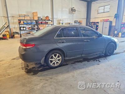 Trzecie zdjęcie samochodu z tyłu: 2004 HONDA ACCORD LX VIN:1HGCM563X4A076312 - miniatura
