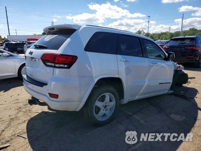 Trzecie zdjęcie samochodu z tyłu: 2018 JEEP GRAND CHEROKEE LAREDO VIN:1C4RJFAG2JC104928 - miniatura